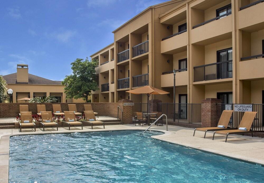 Courtyard By Marriott Acadian Centre/lsu Area Baton Rouge