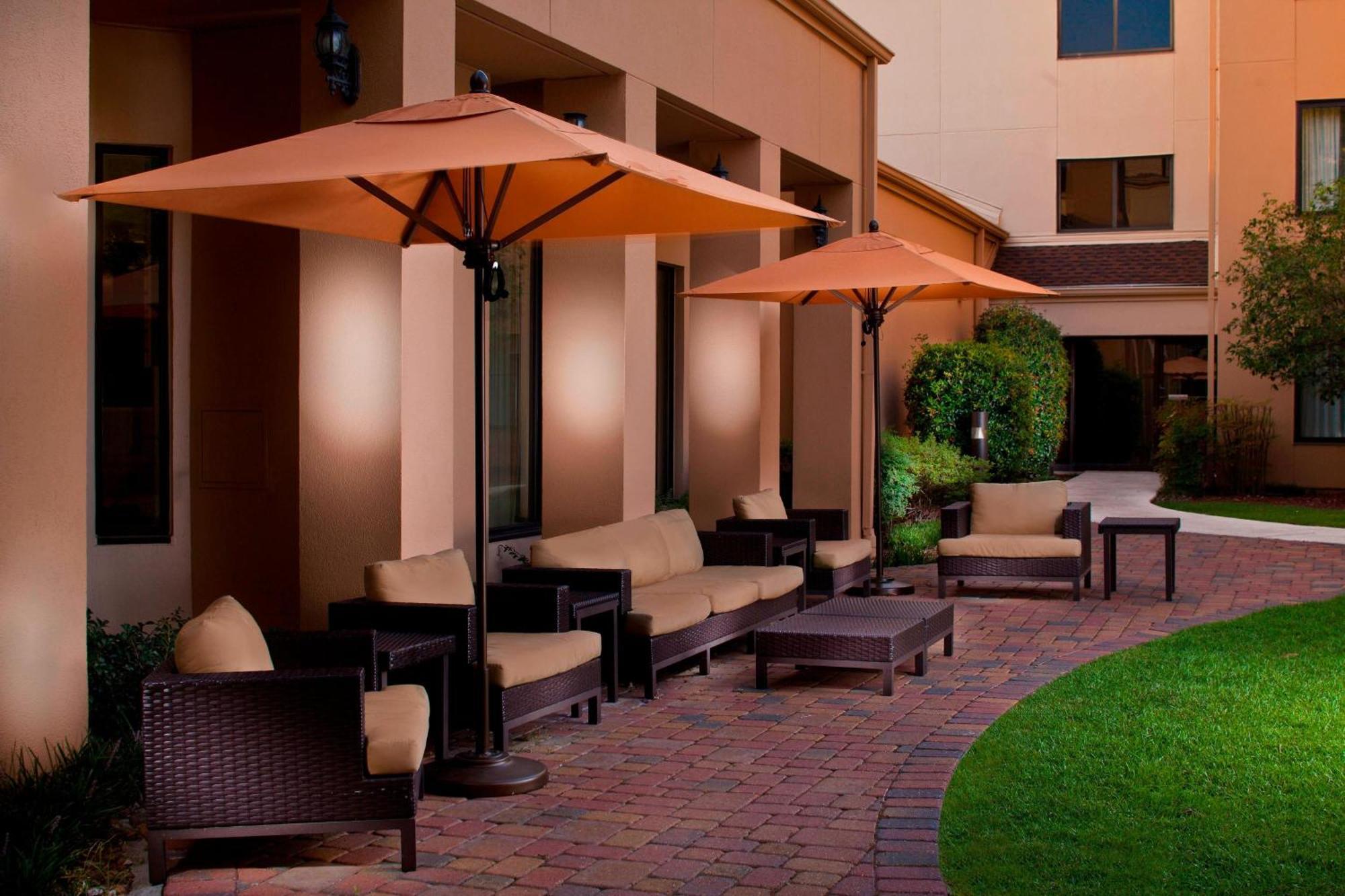 Courtyard By Marriott Acadian Centre/lsu Area 3*