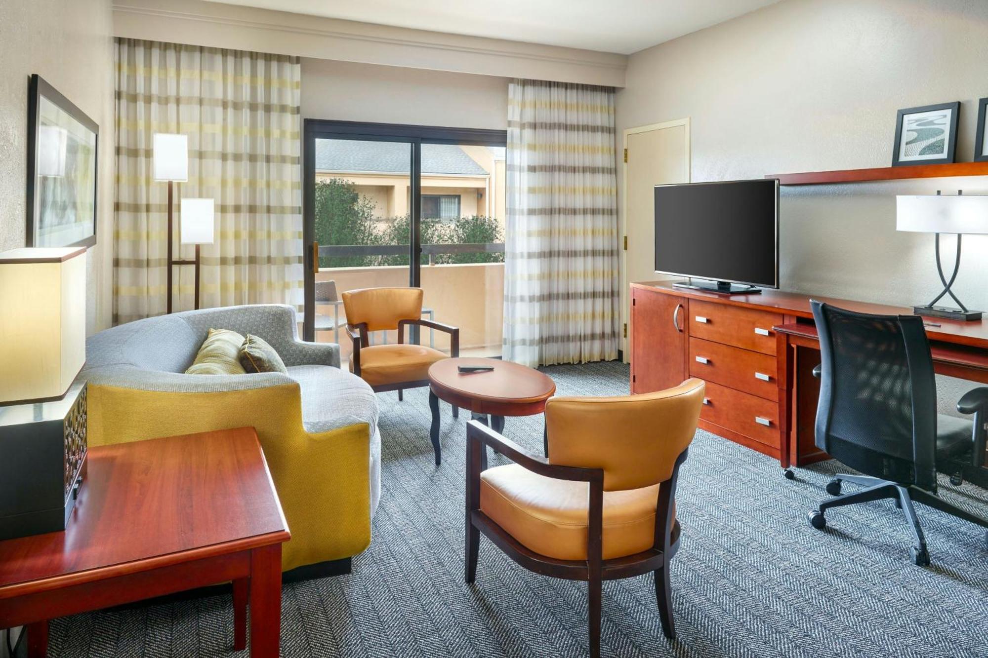 Courtyard By Marriott Acadian Centre/lsu Area 3* Baton Rouge