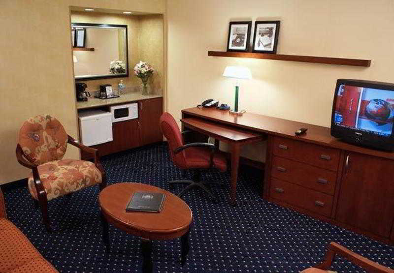 Courtyard By Marriott Acadian Centre/lsu Area Hotel 3*