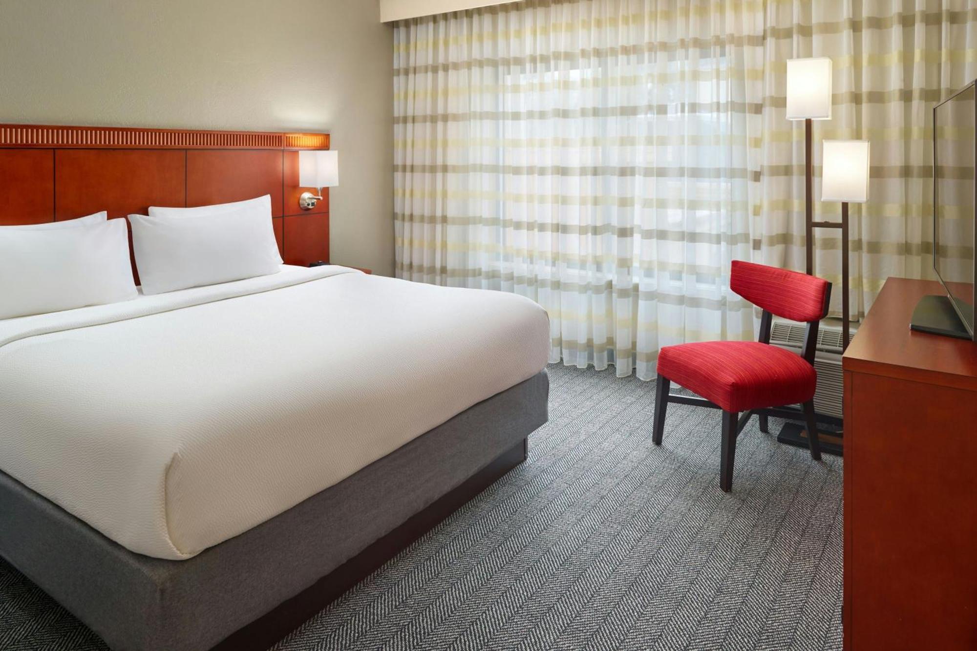 Courtyard By Marriott Acadian Centre/lsu Area Hotel 3*