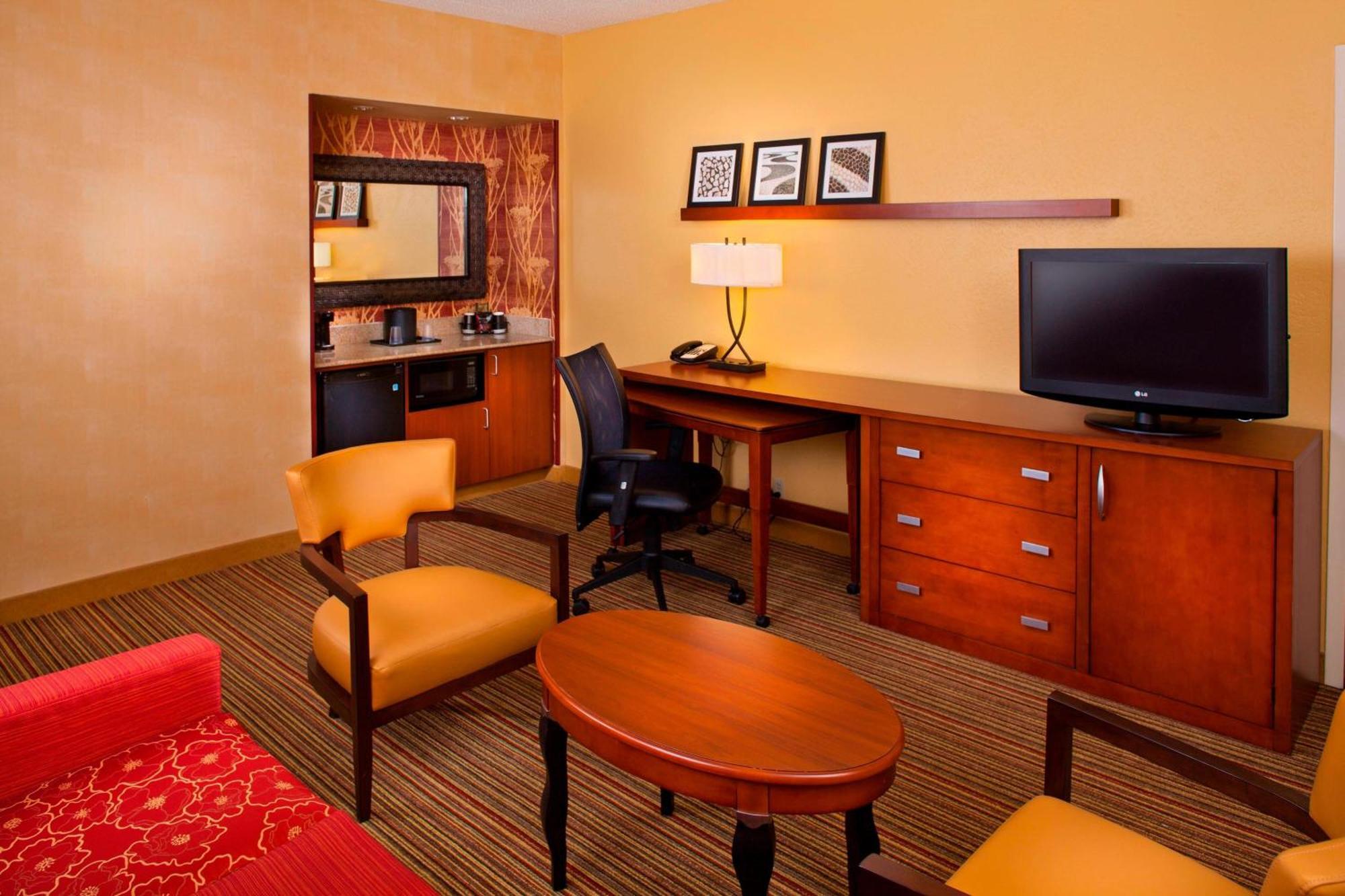 Courtyard By Marriott Acadian Centre/lsu Area Hotel