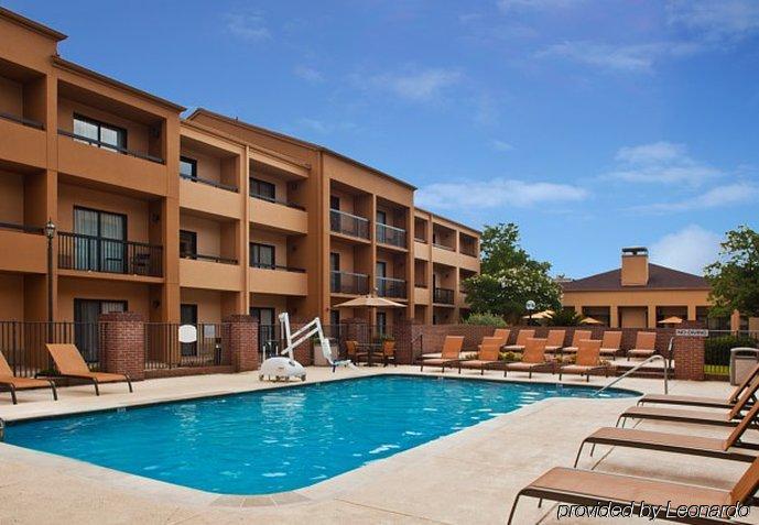 Courtyard By Marriott Acadian Centre/lsu Area Hotel 3*
